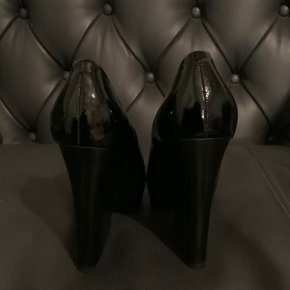 Black platform peek a boo heels - Picture 3 of 5